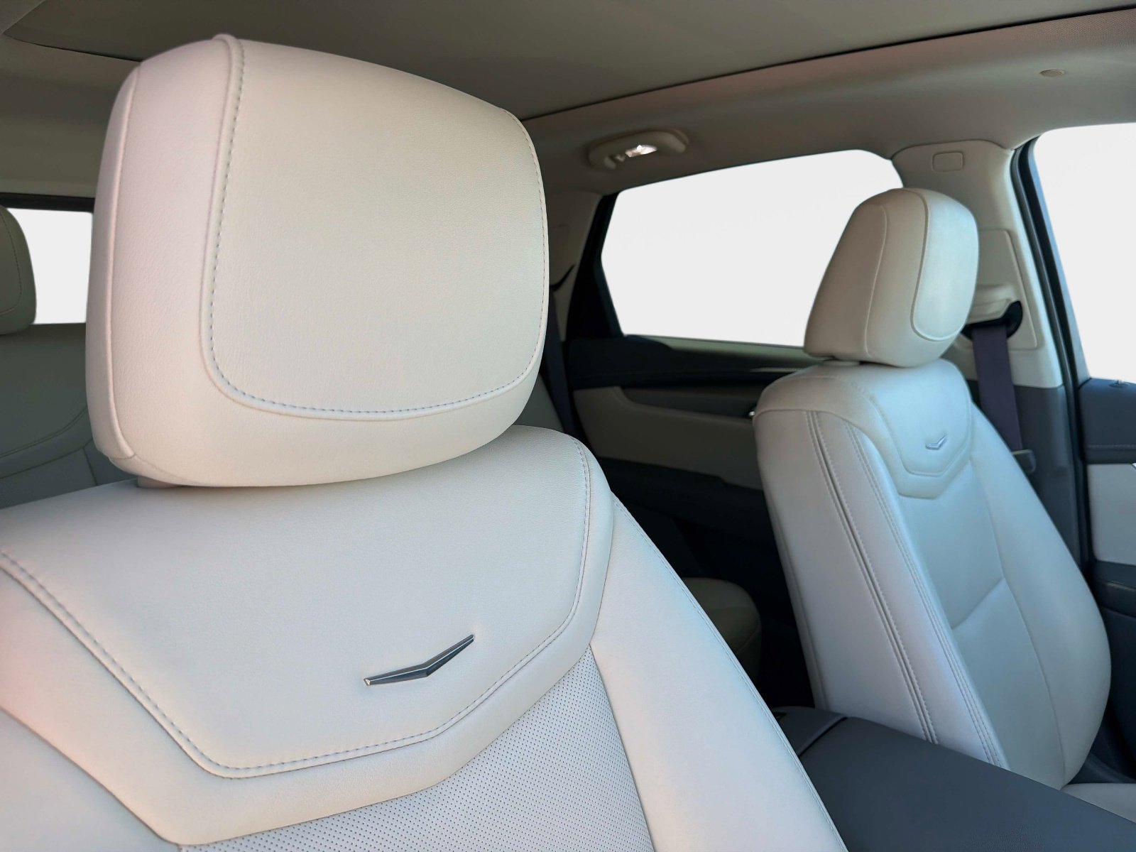 Used 2024 Cadillac XT5 Premium Luxury w/ LPO, Floor Liner Package FWD image 24