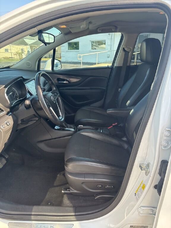 Used 2021 Buick Encore Preferred image 13