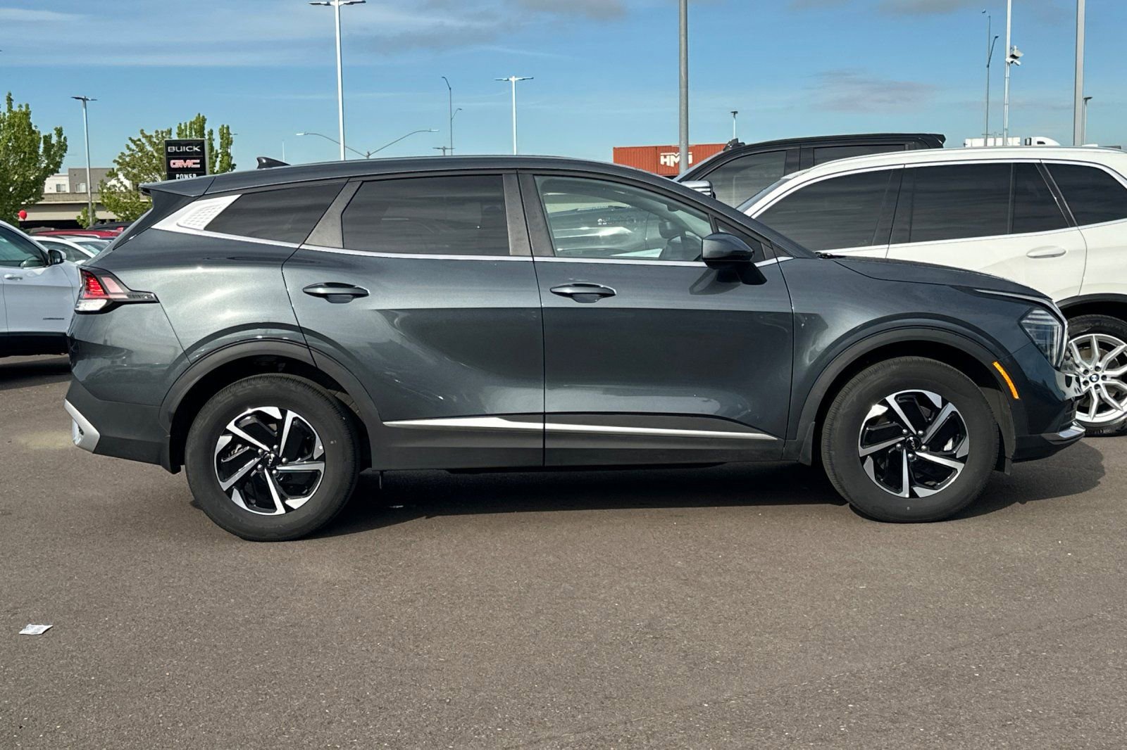 Certified 2025 Kia Sportage LX image 3