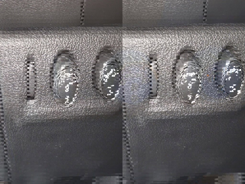 Used 2018 GMC Canyon SLE w/ Nightfall Edition image 21