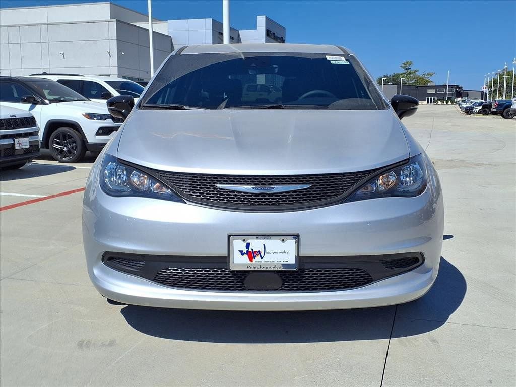 New 2026 Chrysler Voyager LX FWD image 5