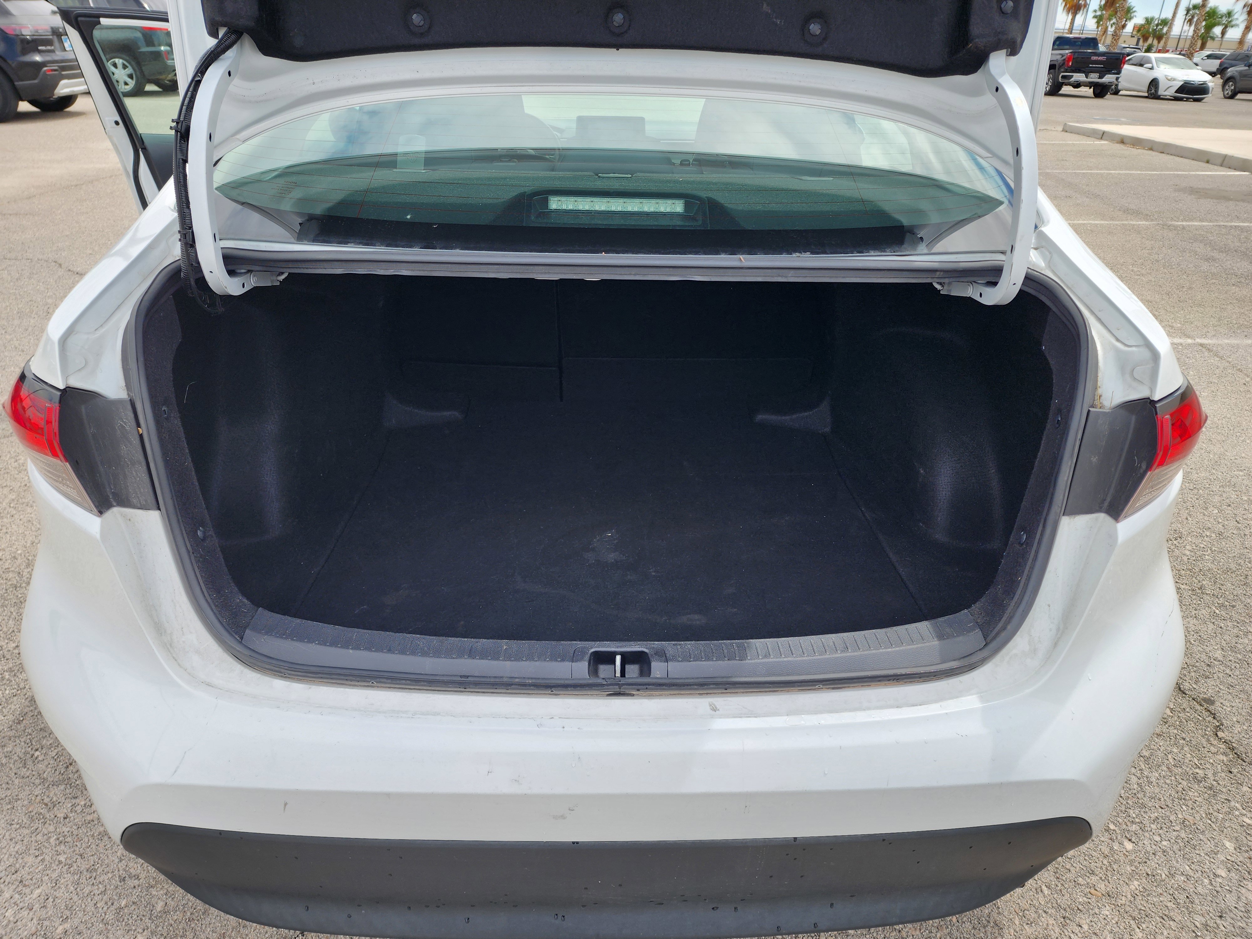 Used 2023 Toyota Corolla LE image 12