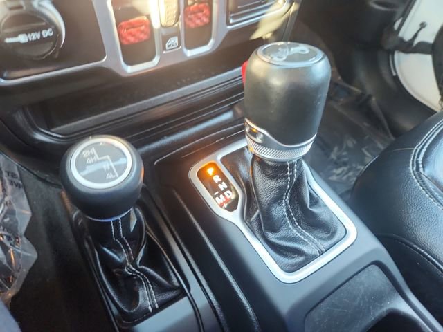 Used 2018 Jeep Wrangler Unlimited Sahara image 15