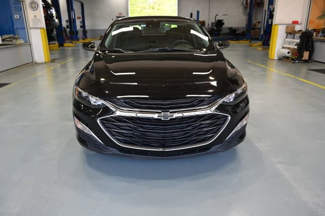 Used 2024 Chevrolet Malibu RS FWD image 2