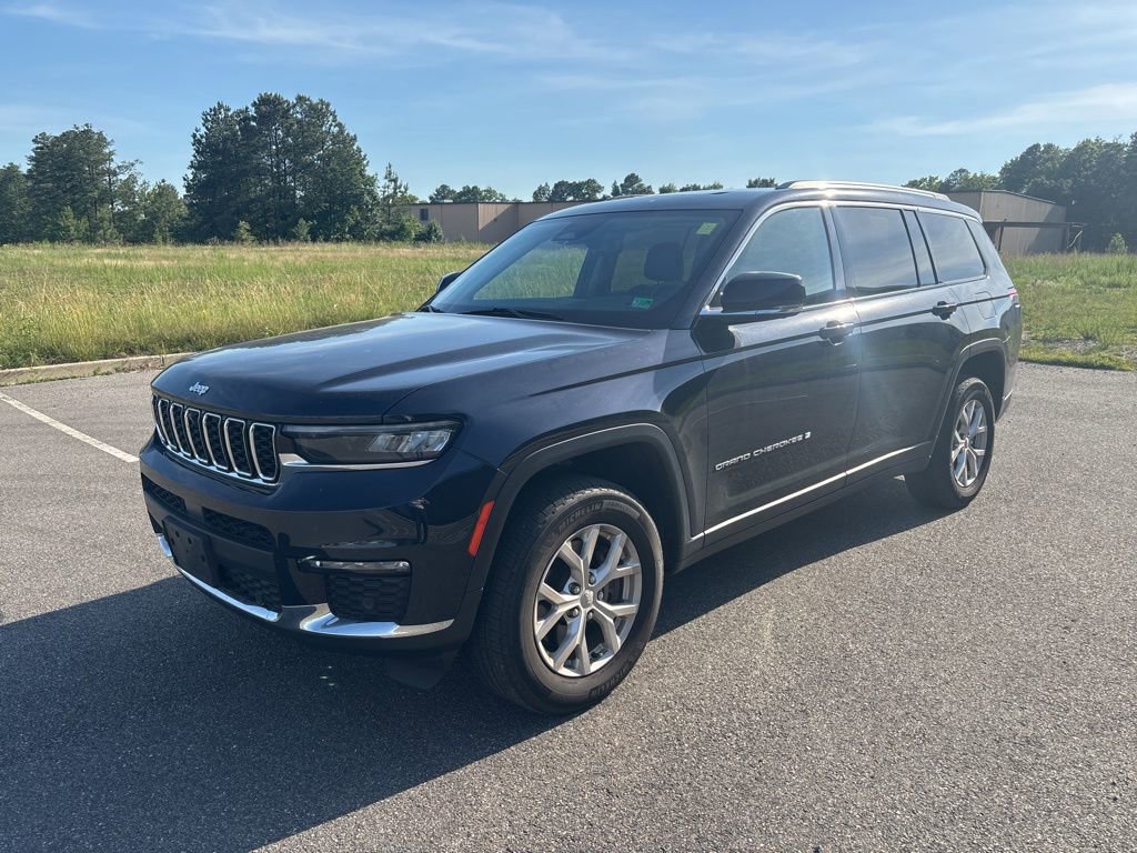 Used 2023 Jeep Grand Cherokee L Limited w/ Luxury Tech Group II AWD/4WD image 3