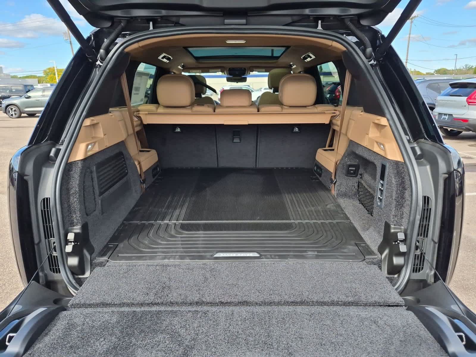 New 2027 Land Rover Range Rover Long Wheelbase SE AWD/4WD image 37
