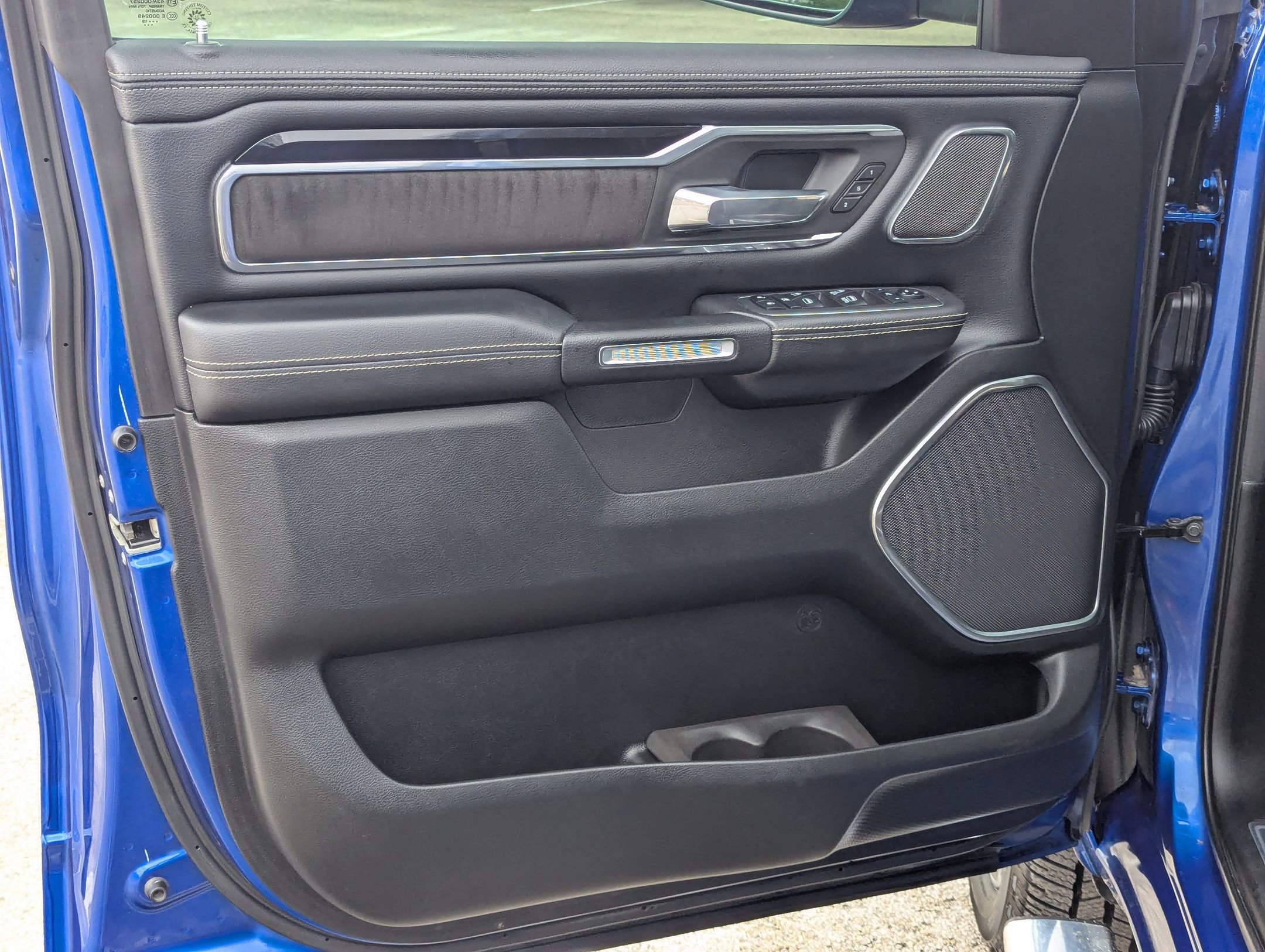 Used 2019 RAM 1500 Laramie image 11