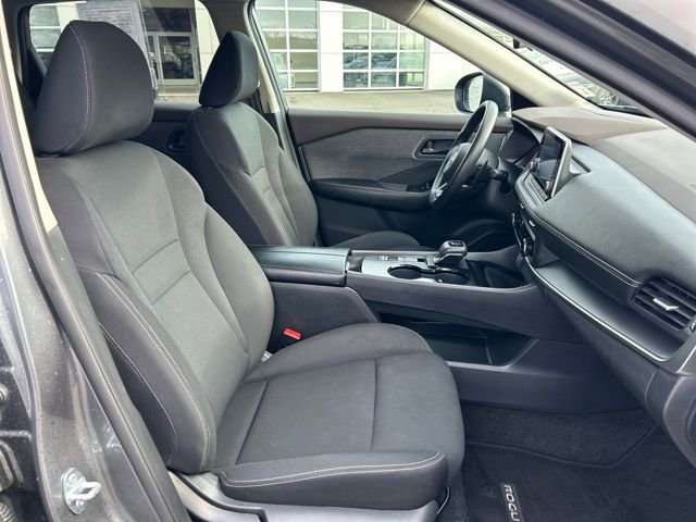 Used 2023 Nissan Rogue S image 12