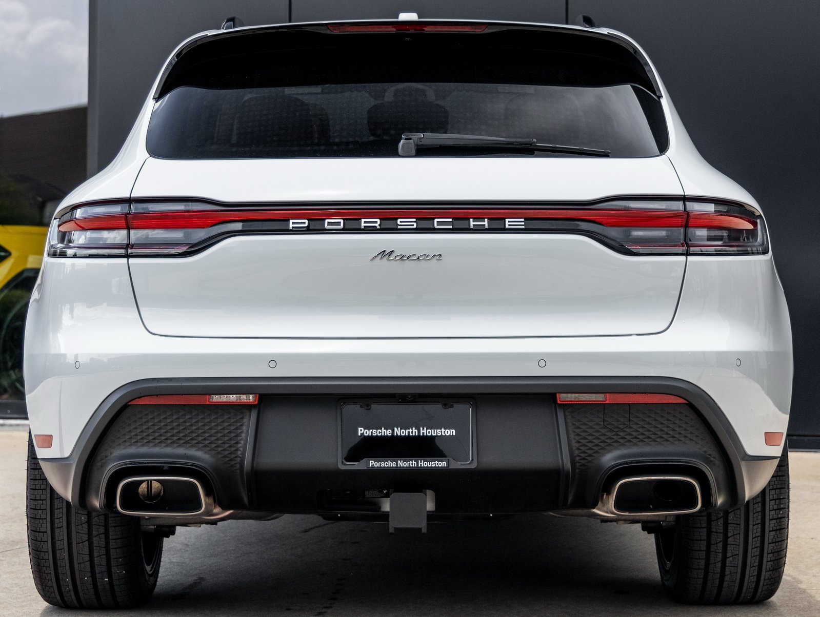 Used 2025 Porsche Macan image 10