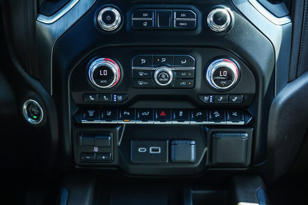 Used 2021 GMC Sierra 2500 Denali w/ Denali Black Diamond Edition image 24