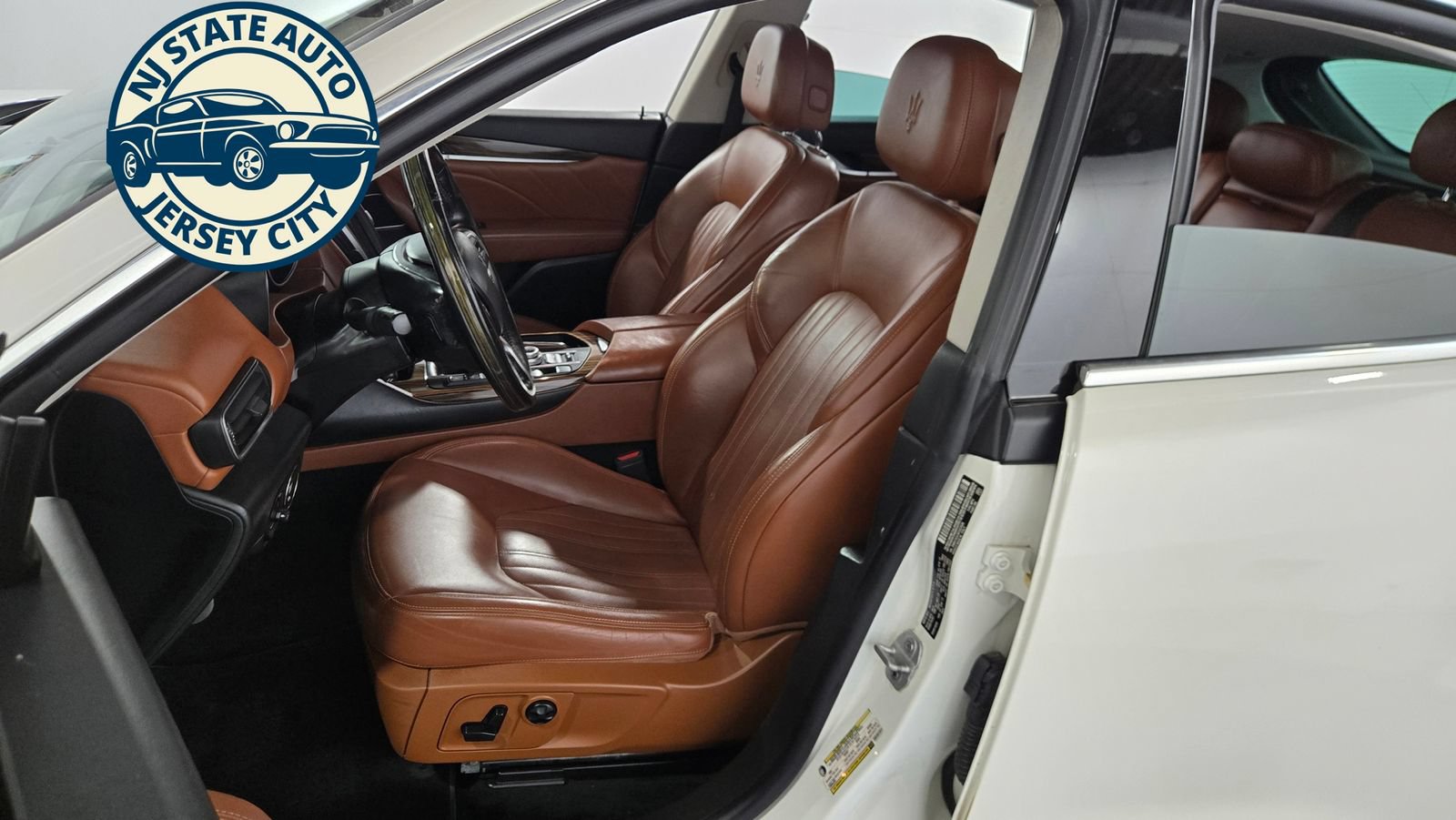 Used 2019 Maserati Levante GranLusso AWD/4WD image 29
