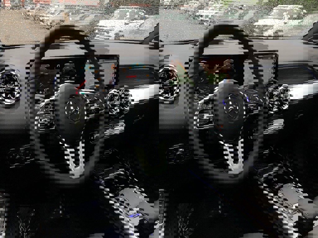 New 2023 Mercedes-Benz EQB 300 4MATIC image 15