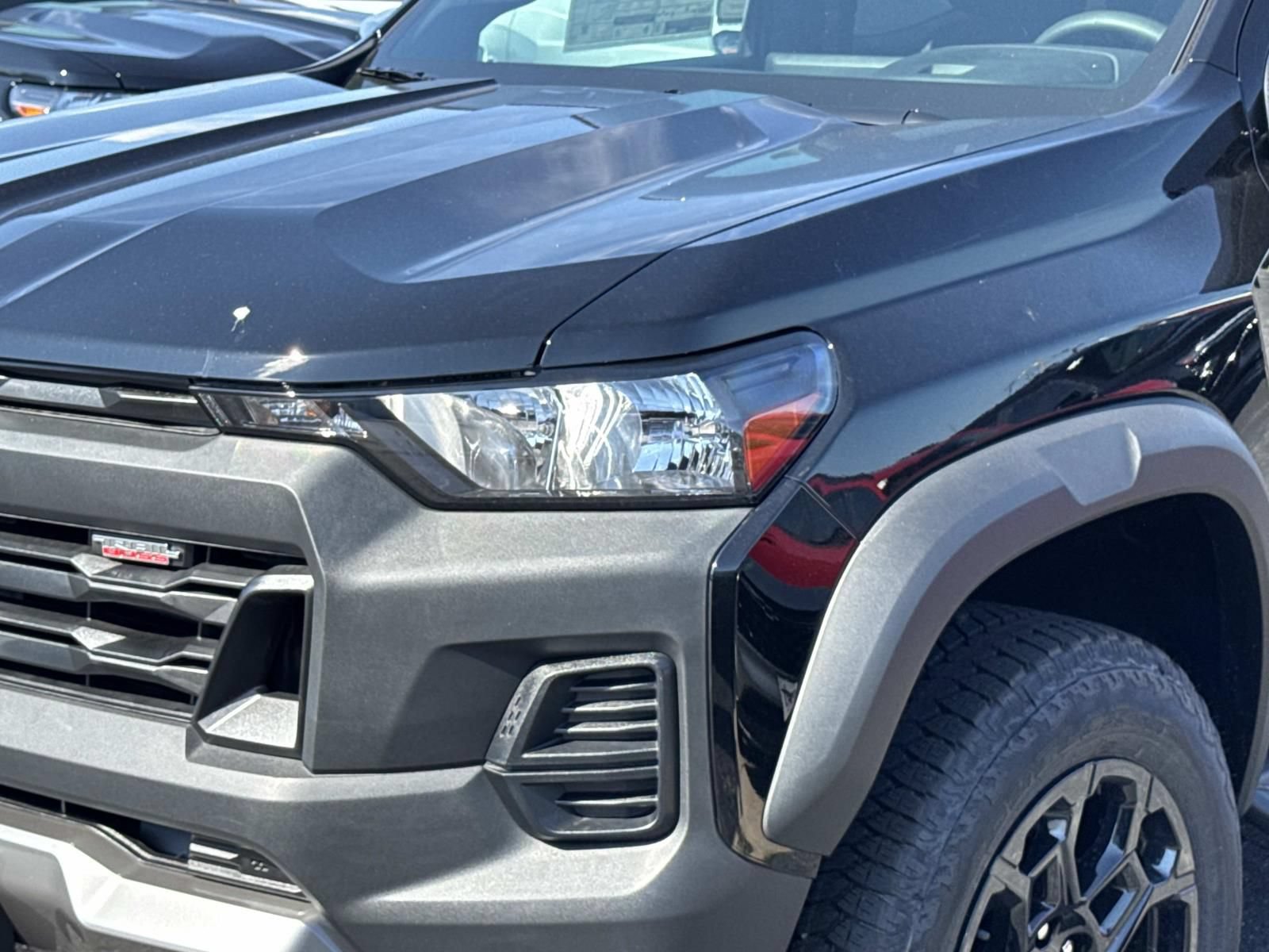 New 2026 Chevrolet Colorado Trail Boss w/ Midnight Edition AWD/4WD image 7