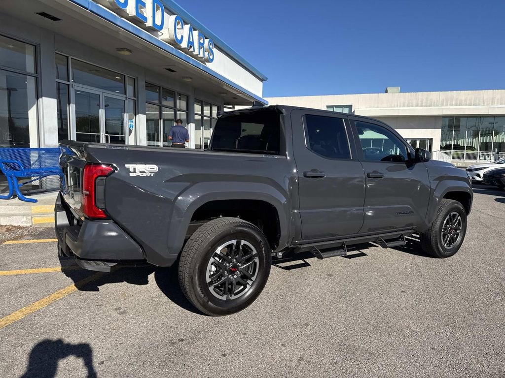 Used 2025 Toyota Tacoma TRD Sport image 8