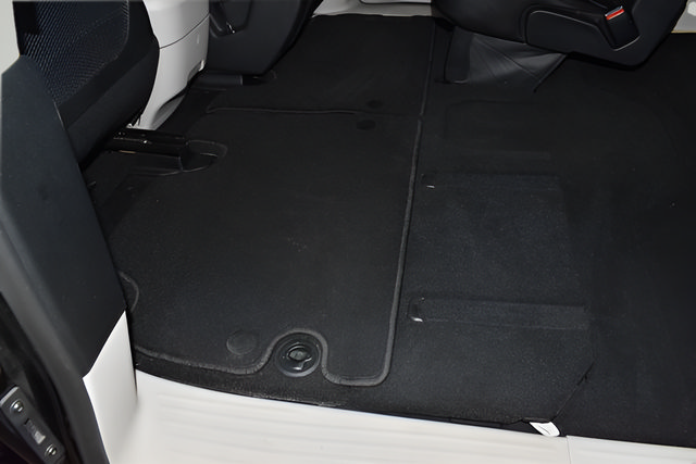 Certified 2024 Chrysler Pacifica Touring-L FWD image 19