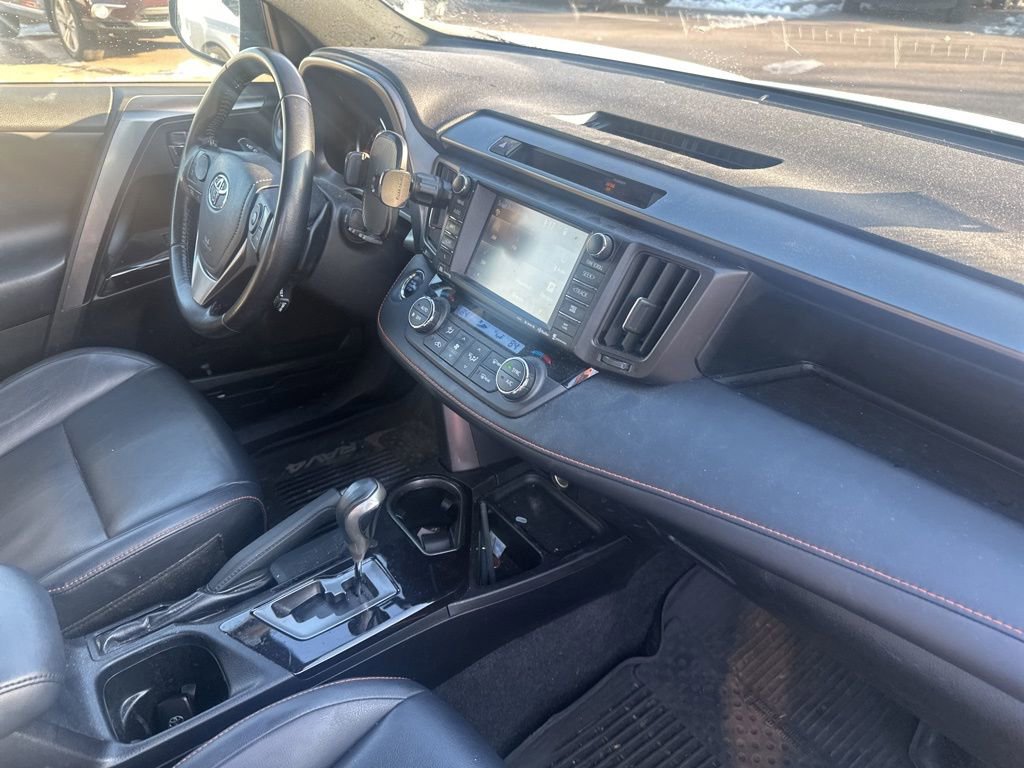 Used 2016 Toyota RAV4 SE image 17