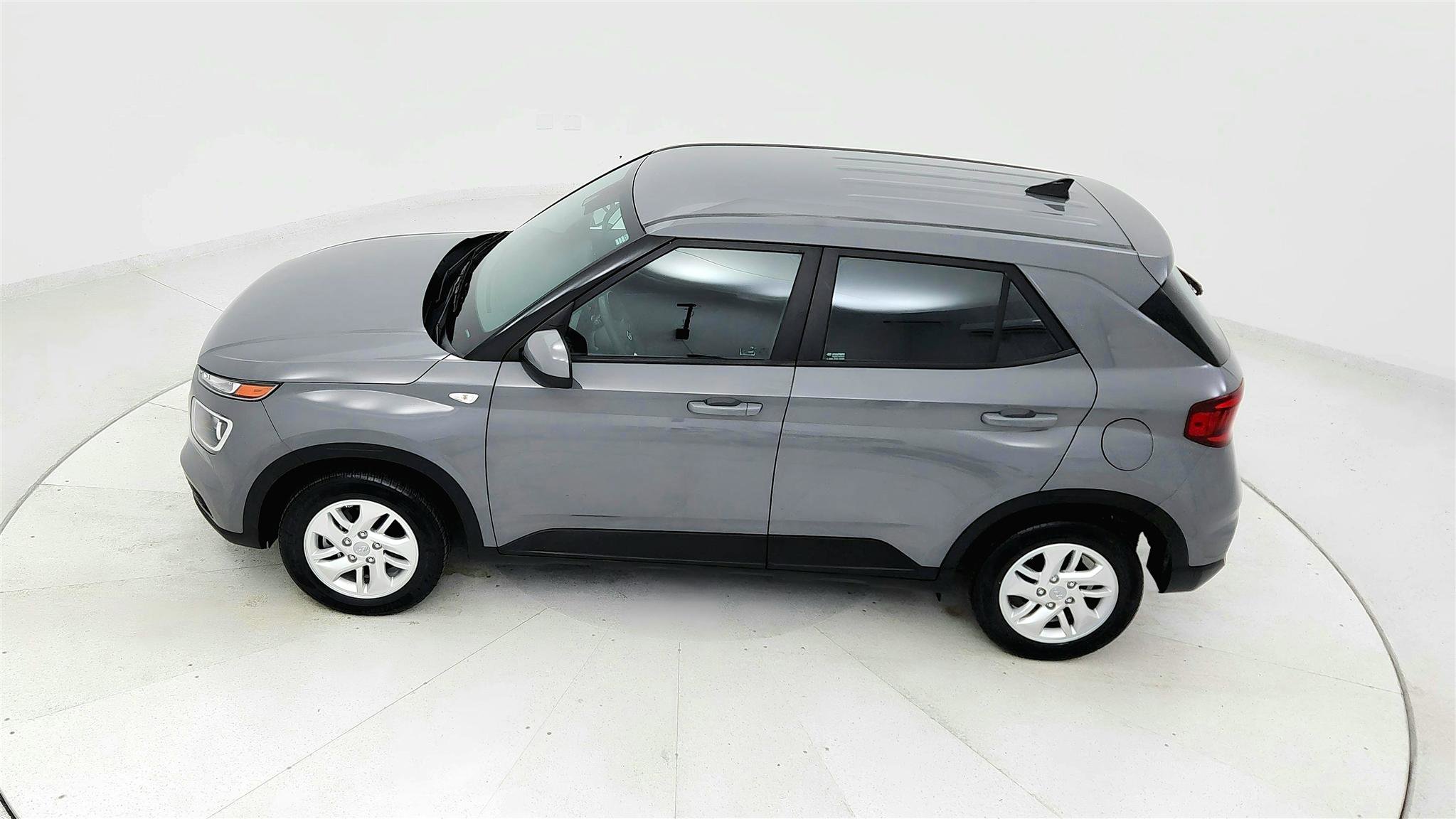 Used 2021 Hyundai Venue SE FWD image 14