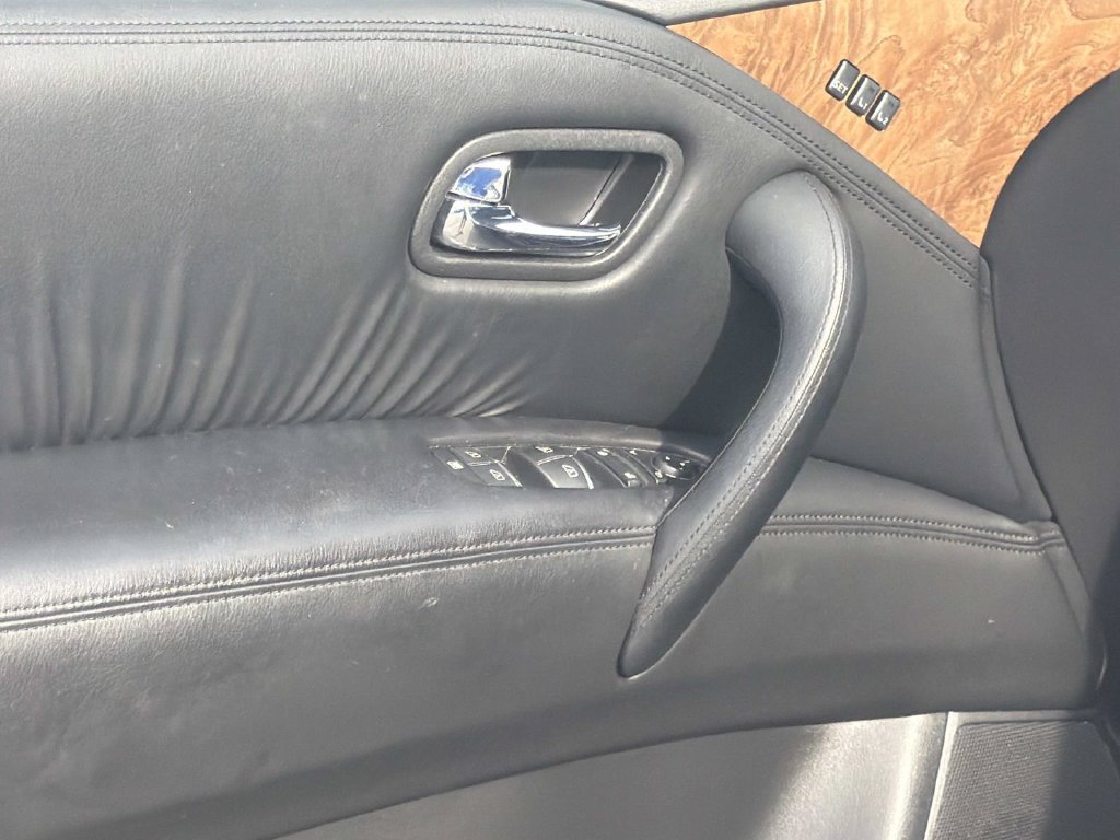 Used 2022 Nissan Armada SL w/ Captain's Chairs Package AWD/4WD image 11