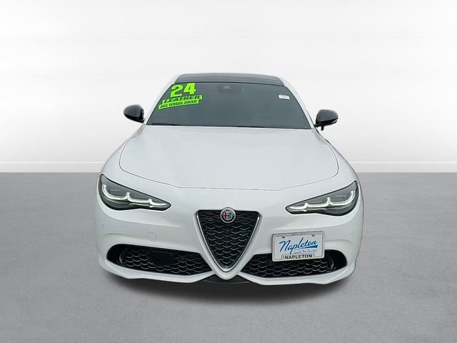 Used 2024 Alfa Romeo Giulia Ti image 2