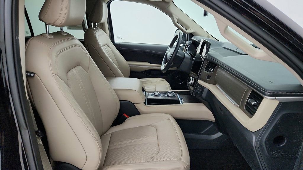 Used 2023 Ford Expedition Limited image 26