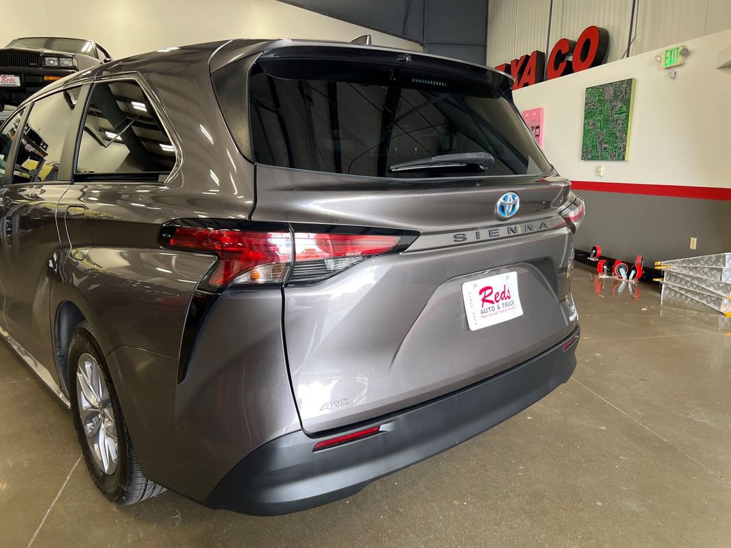 Used 2021 Toyota Sienna LE image 37