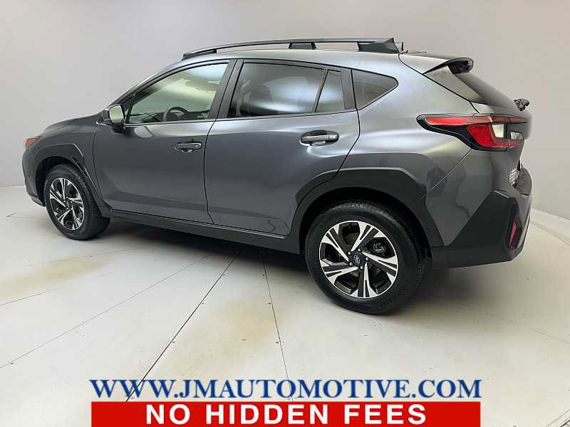 Used 2024 Subaru Crosstrek 2.0i Premium image 3
