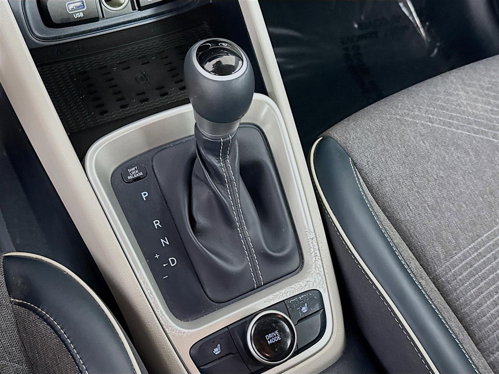 Certified 2023 Hyundai Venue Limited image 17