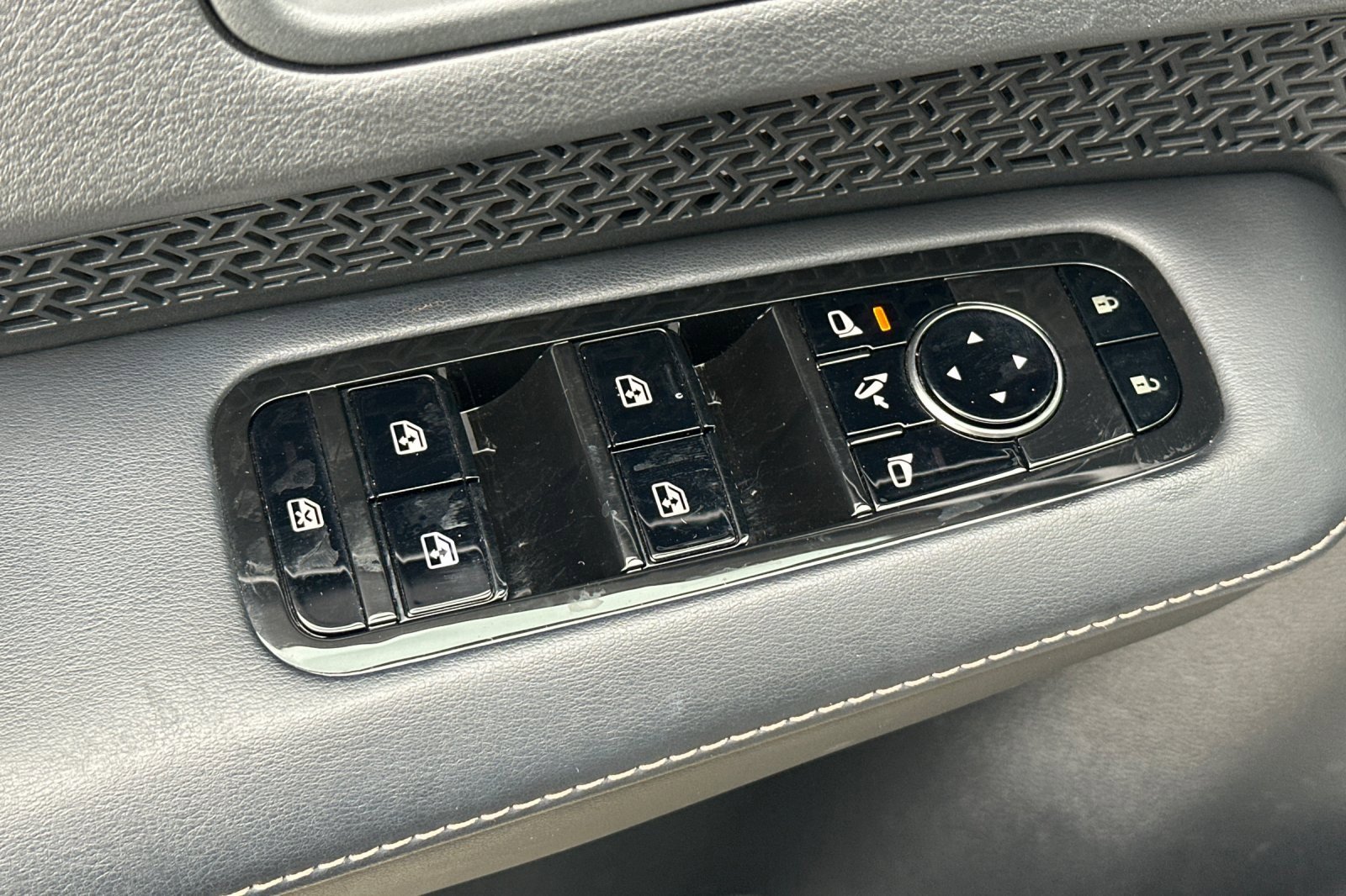 Certified 2024 Nissan Ariya AWD image 12