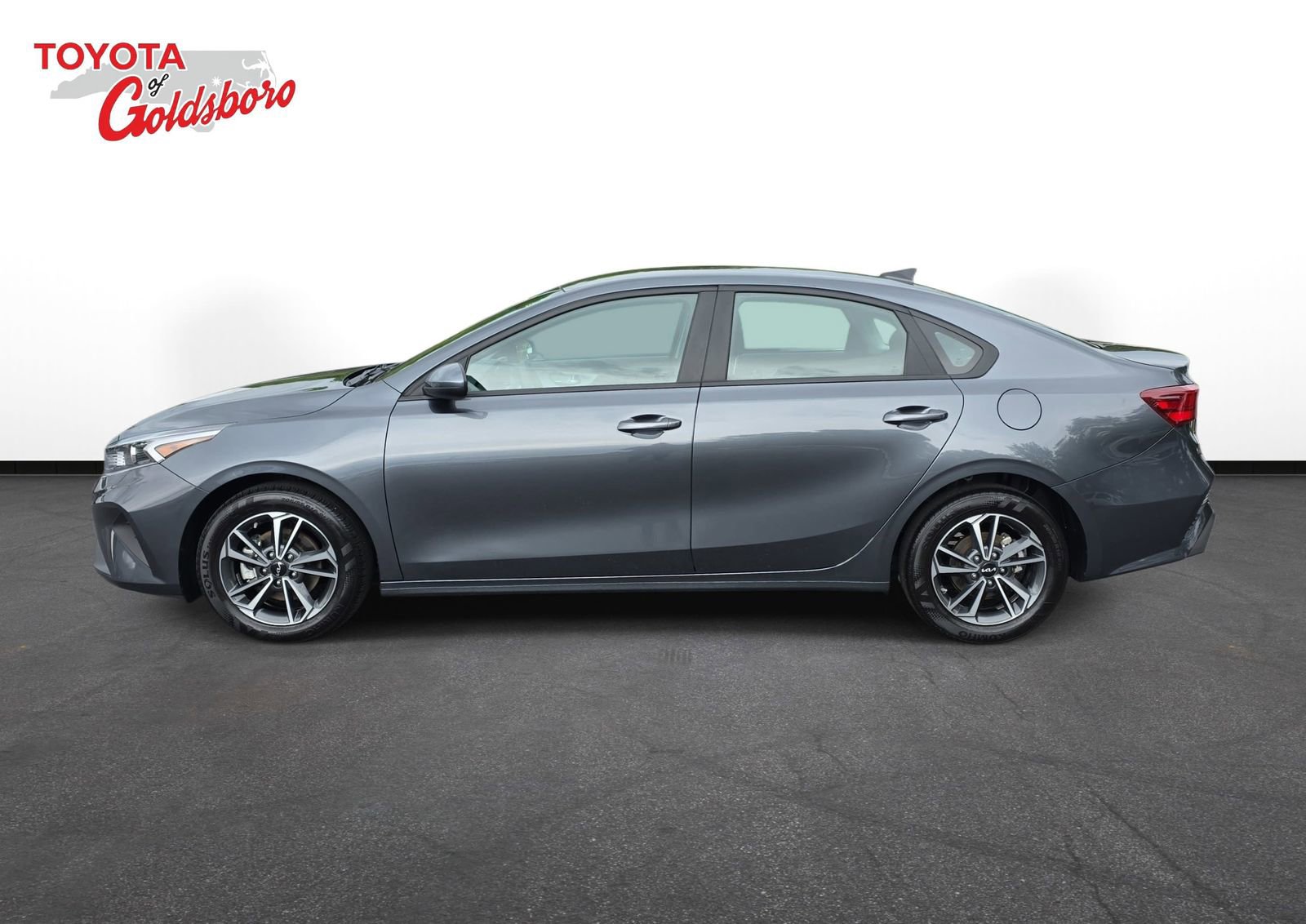 Used 2024 Kia Forte LXS FWD image 8