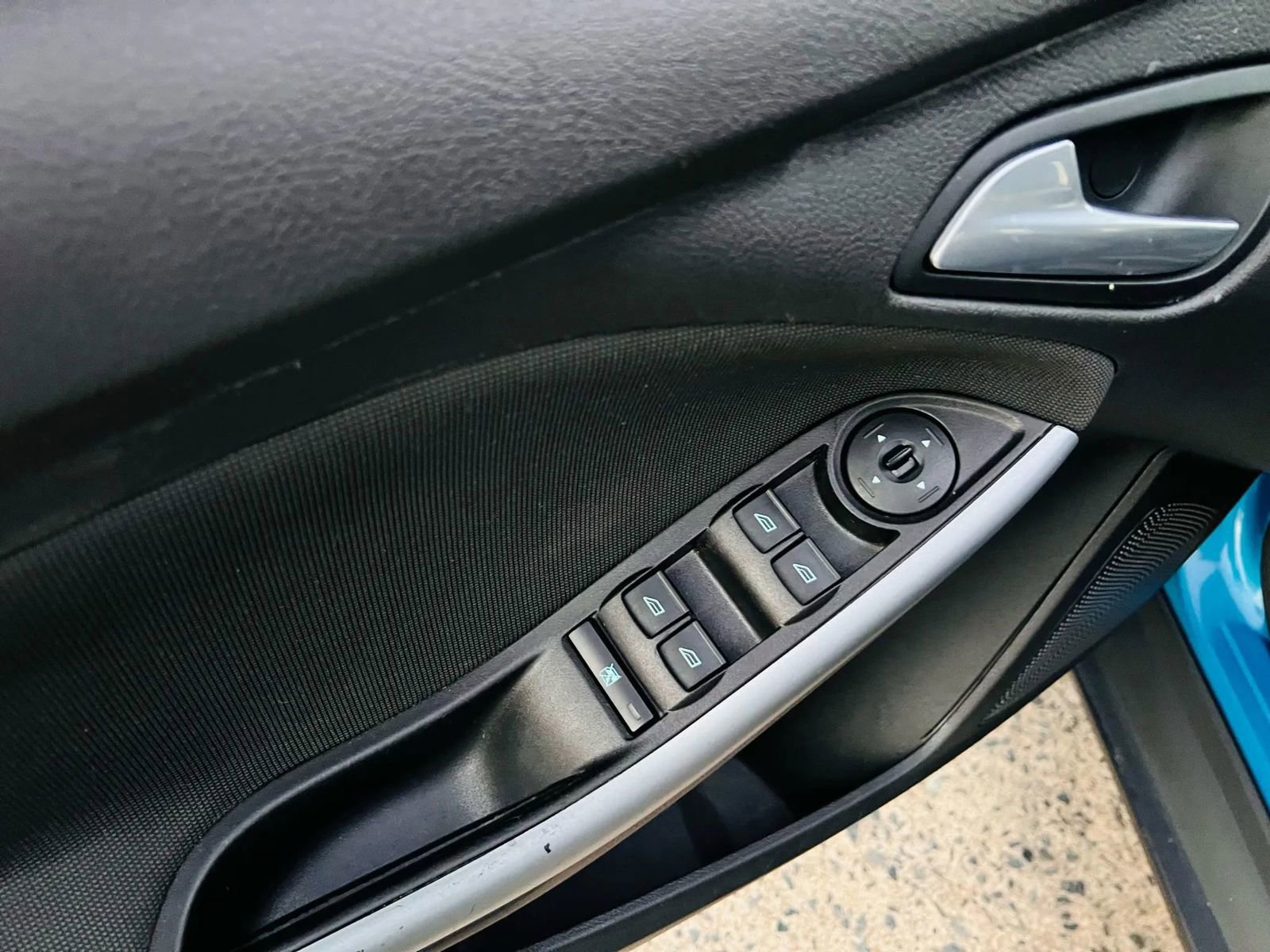 Used 2012 Ford Focus SE image 24