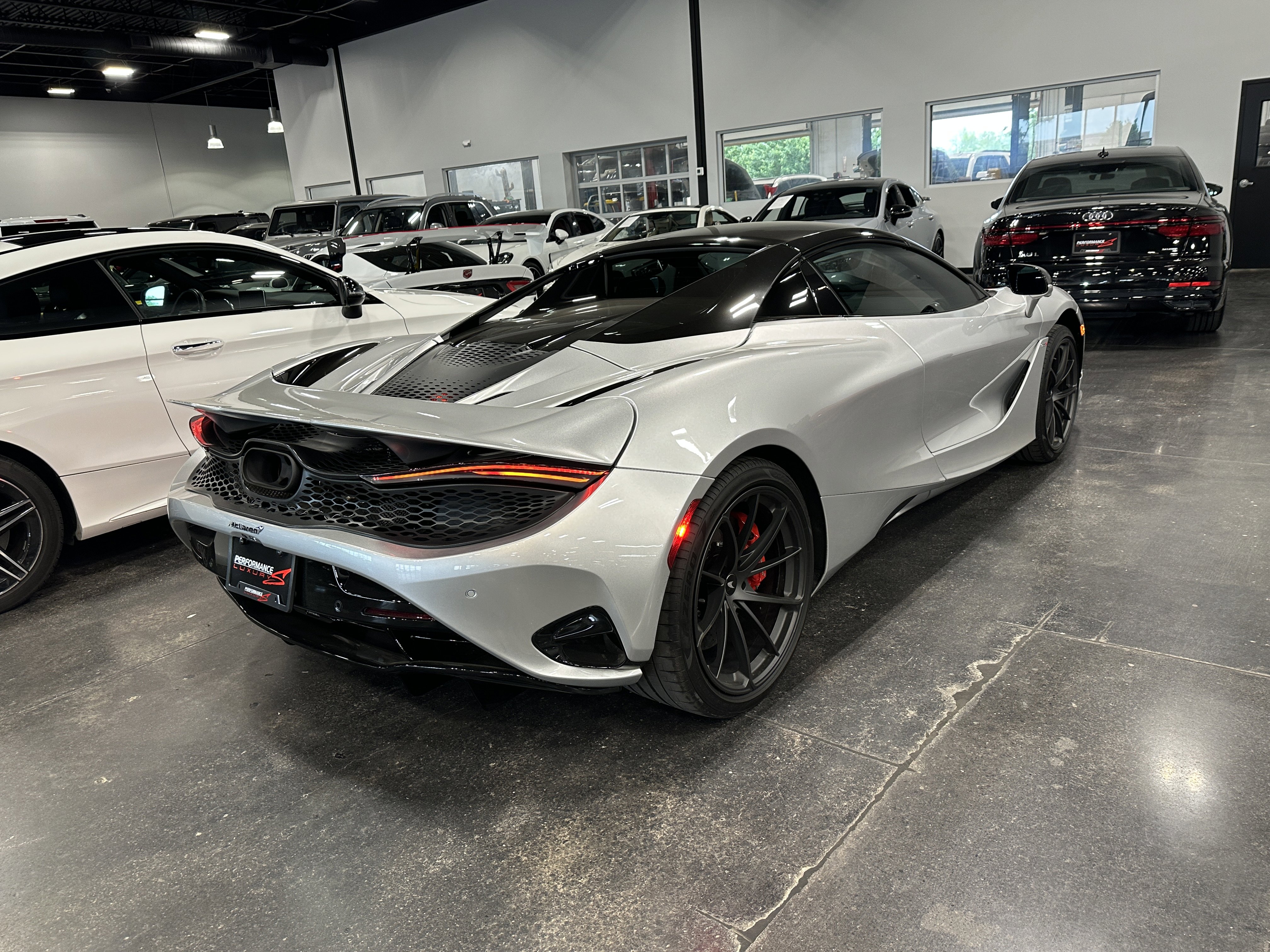Used 2026 McLaren 750S Spider RWD image 2