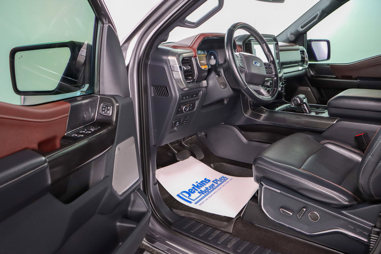 Used 2021 Ford F150 Lariat w/ Equipment Group 502A High image 3