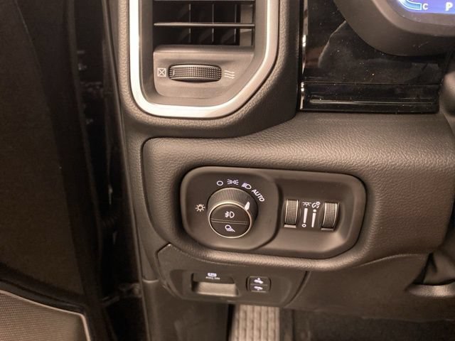 New 2026 RAM 1500 Laramie AWD/4WD image 16