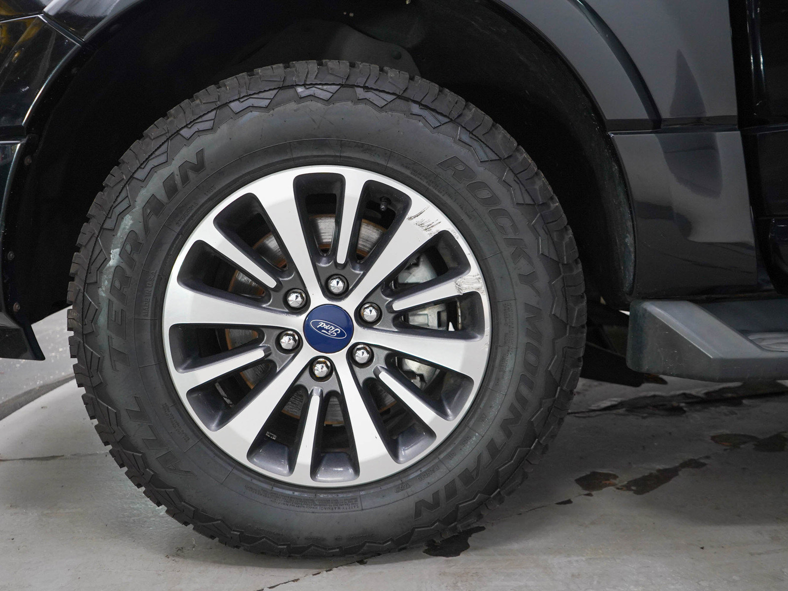 Used 2016 Ford Expedition EL XLT w/ Equipment Group 202A AWD/4WD image 30