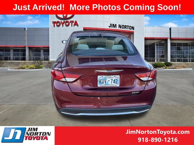 Used 2015 Chrysler 200 Limited w/ Convenience Group FWD image 6