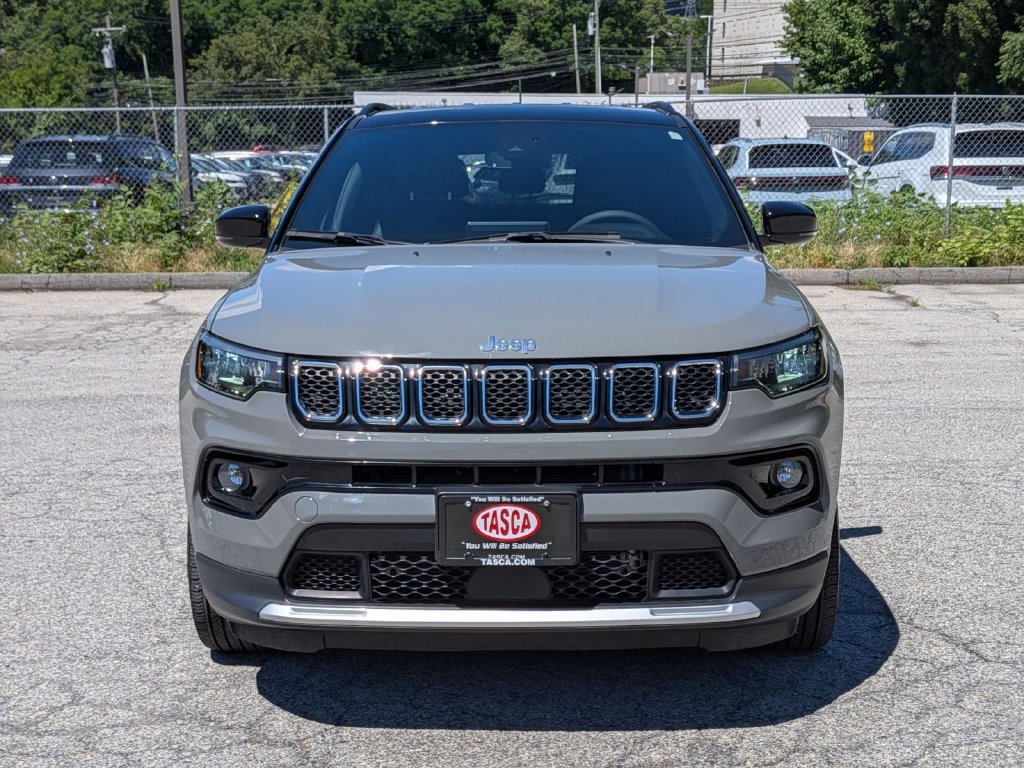 Used 2023 Jeep Compass Limited AWD/4WD image 10