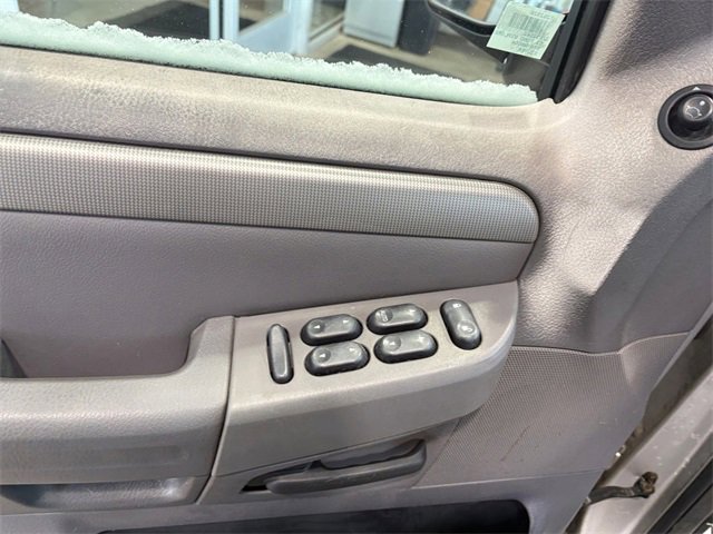 Used 2003 Ford Explorer XLT image 14