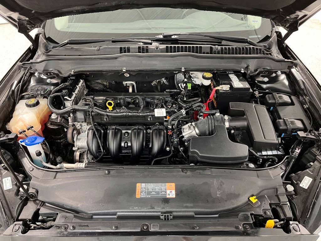 Used 2015 Ford Fusion SE w/ Equipment Group 201A FWD image 15