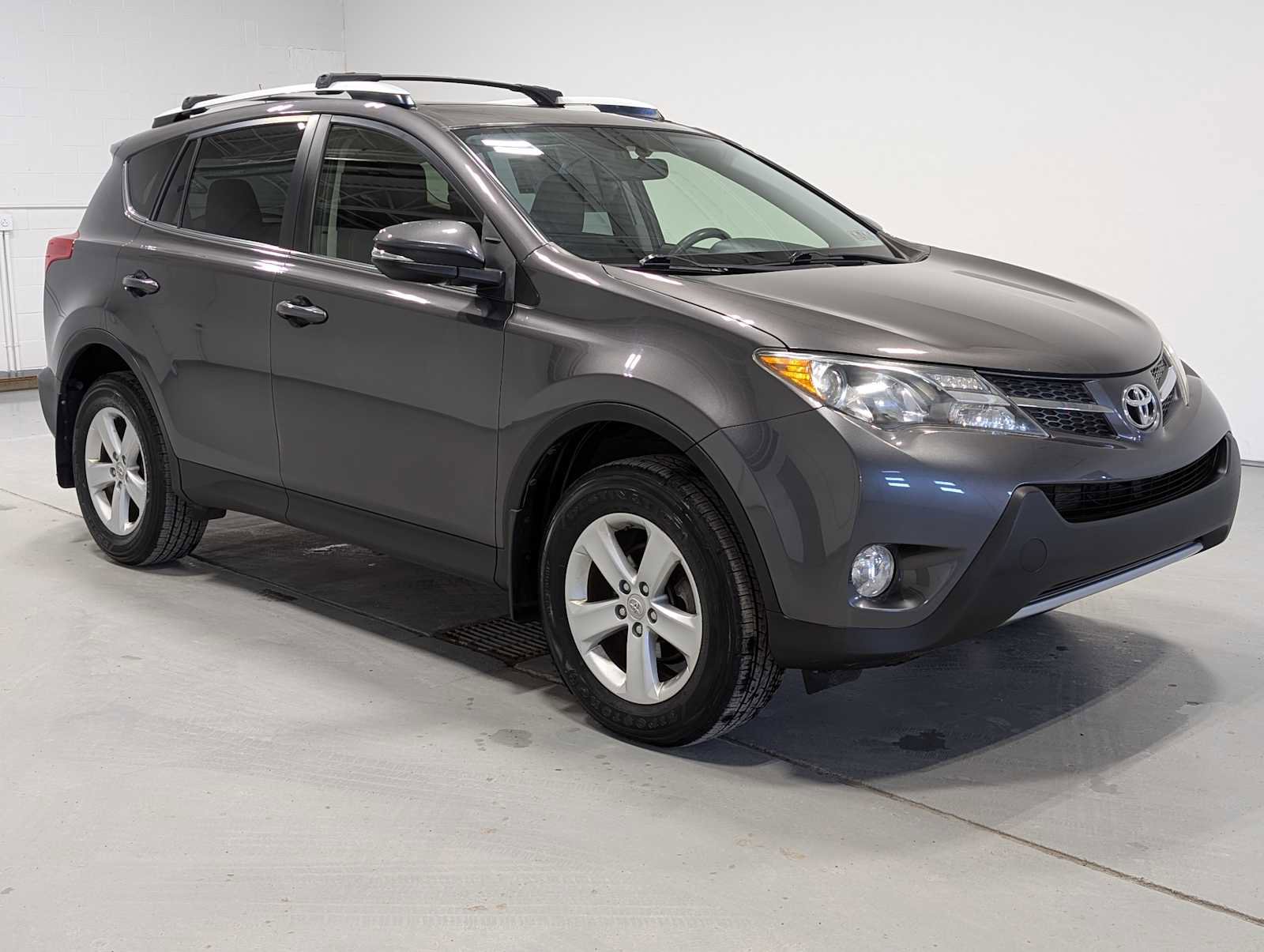 Used 2013 Toyota RAV4 XLE image 6