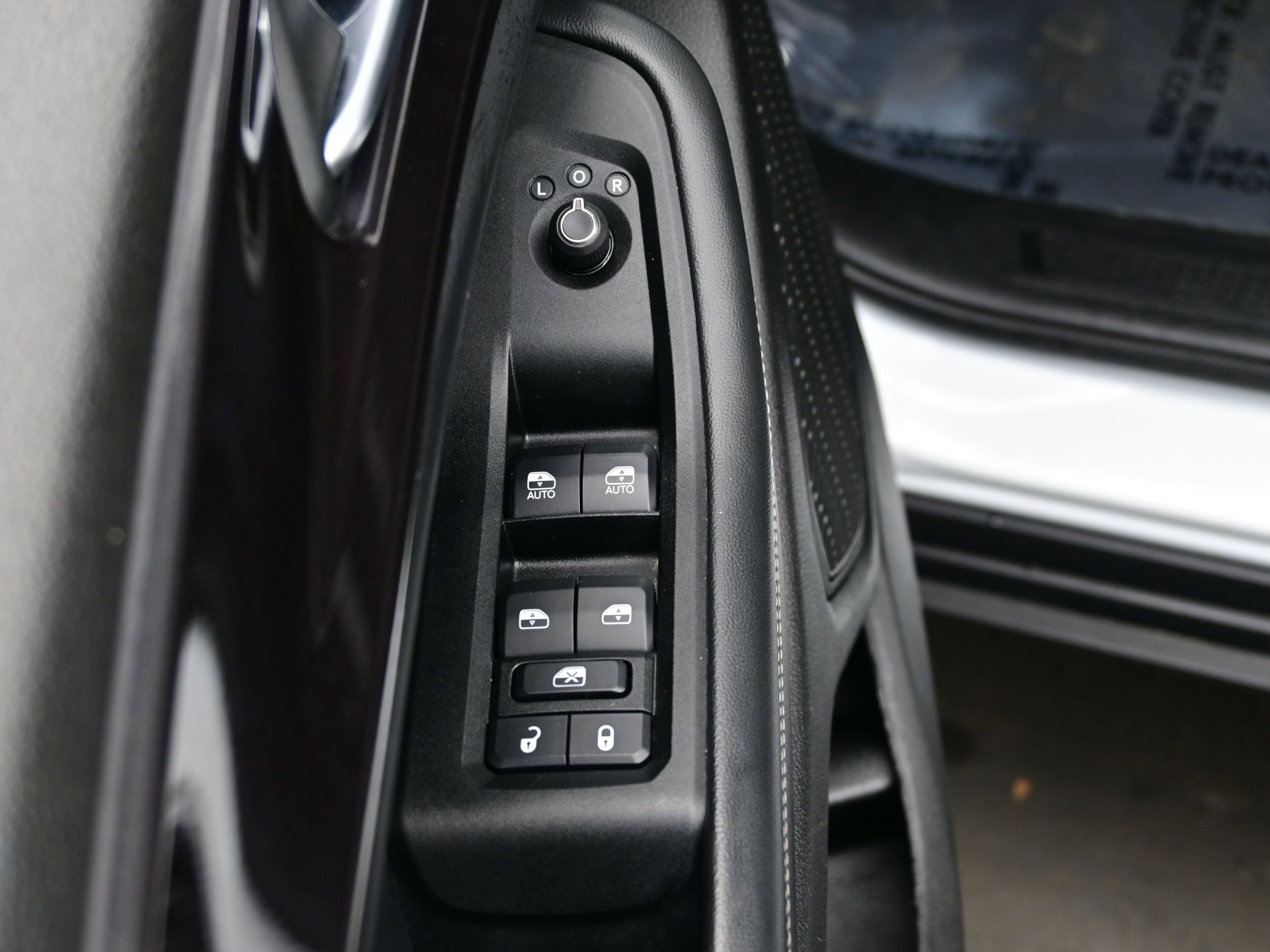 Used 2023 Jeep Grand Cherokee L Laredo image 10