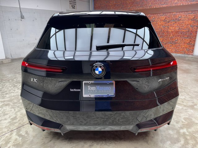 Used 2026 BMW iX xDrive60 image 4