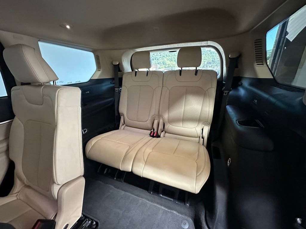 Used 2021 Jeep Grand Cherokee L Limited w/ Luxury Tech Group II image 27