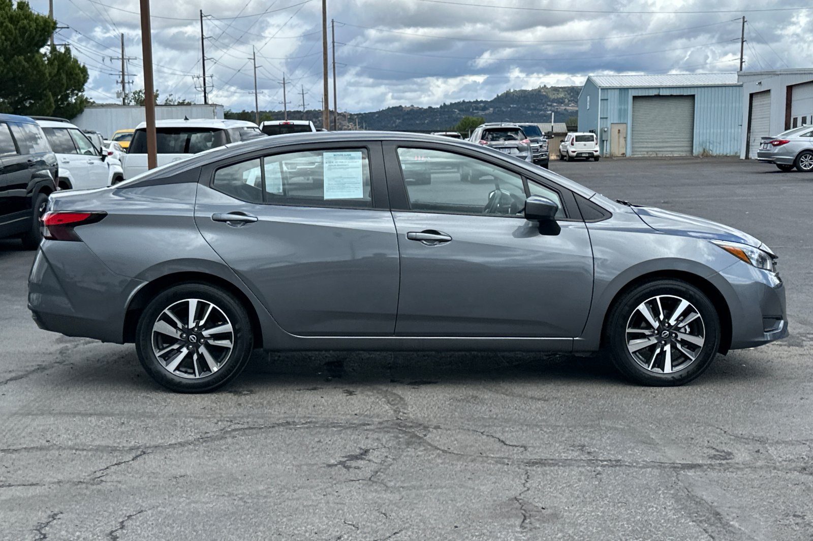 Used 2025 Nissan Versa SV FWD image 3