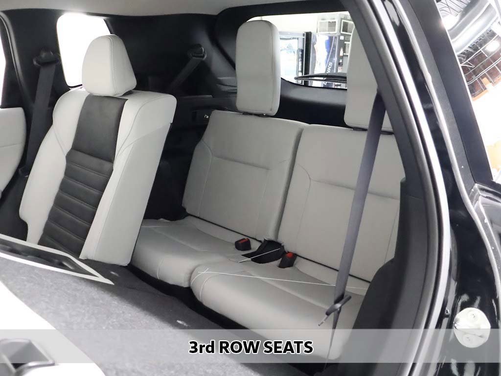 New 2025 Mitsubishi Outlander SE image 9