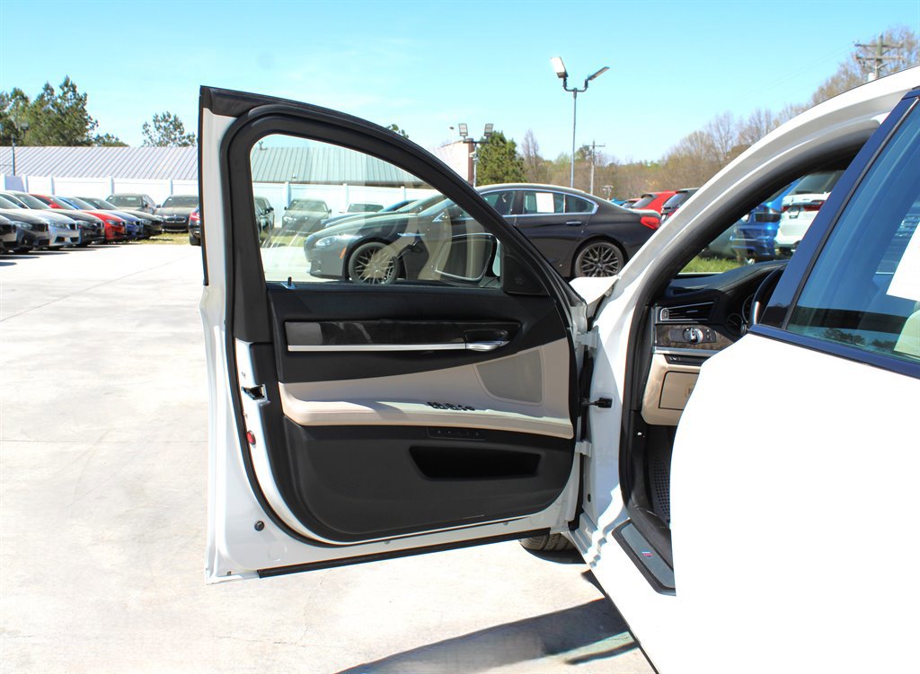 Used 2012 BMW 750Li image 31