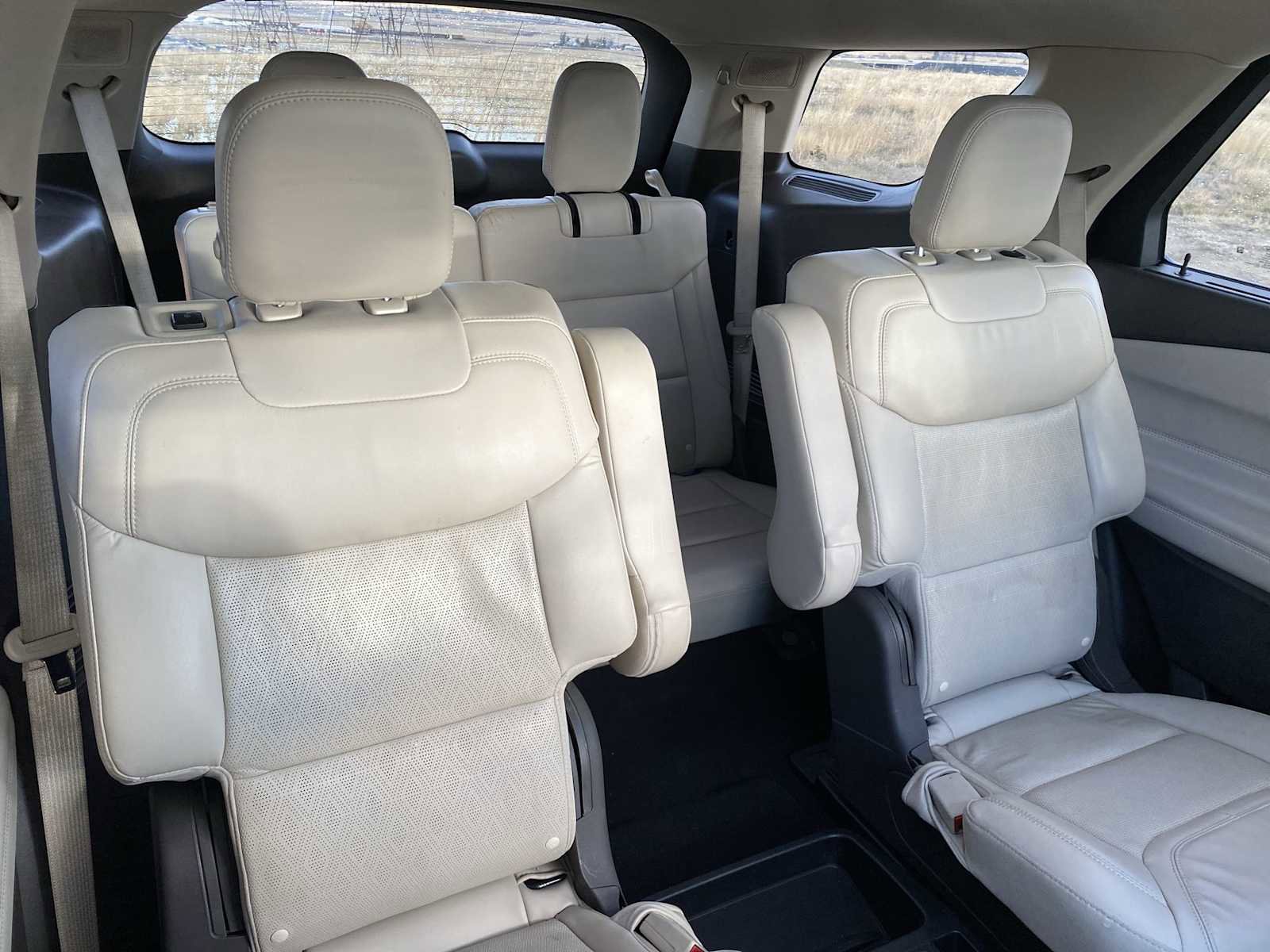 Used 2020 Ford Explorer Platinum w/ Premium Technology Package image 17