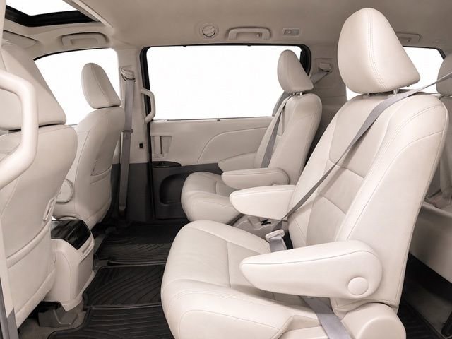 Used 2016 Toyota Sienna XLE AWD/4WD image 14