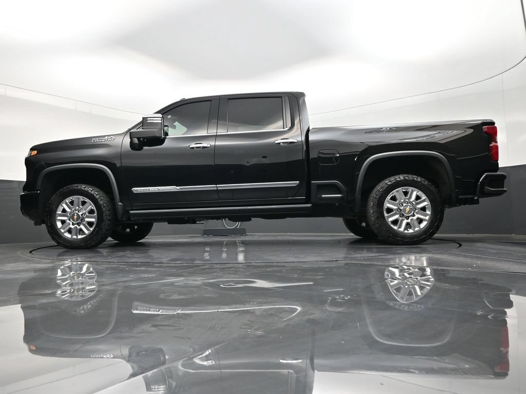 Used 2024 Chevrolet Silverado 2500 High Country w/ High Country Premium Package AWD/4WD image 18