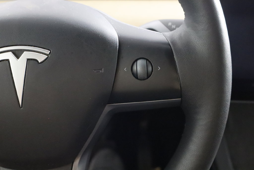 Used 2023 Tesla Model Y Long Range AWD/4WD image 10