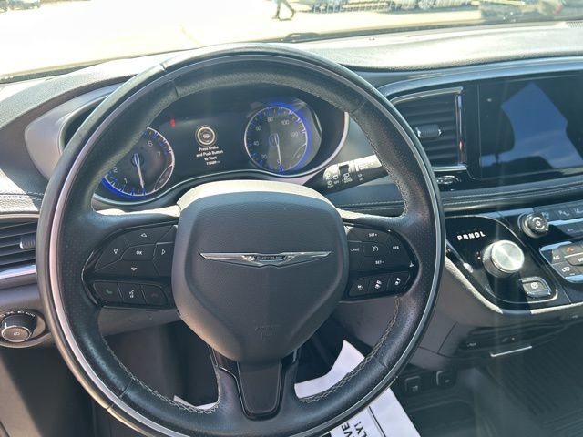 Used 2018 Chrysler Pacifica Limited w/ Advanced Safetytec Group FWD image 12
